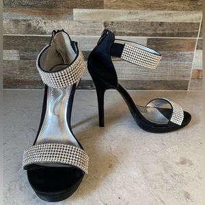 New Nina rhinestone fabric black ankle strap dress sandals